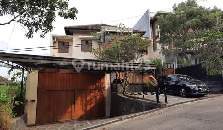 Rumah Mewah 2 Lantai di Setra Indah Bandung