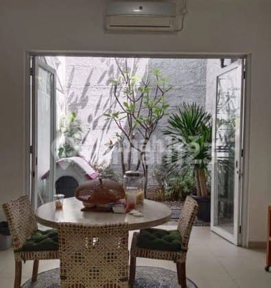 Rumah minimalis modern batununggal ada taman depan & Belakang