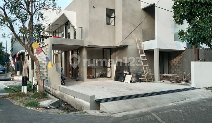Rumah Baru 2 Lantai Siap Huni di Turangga