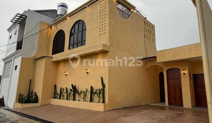 Rumah Konsep Villa Design Mediterania Estetik Jakal Km 11