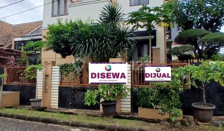 Dijual dan Disewakan Rumah Cantik Semi-Furnished di Kawasan Bergengsi Kemang Pratama, Bekasi