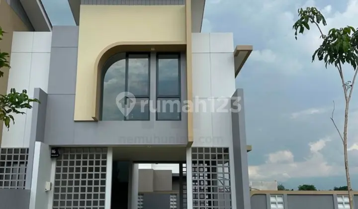 Rumah 2 Lantai Hook di Podomoro Bandung