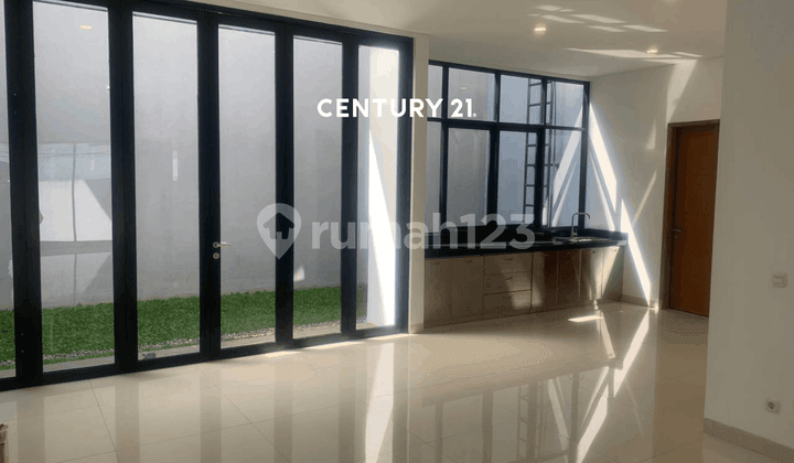 RUMAH SIAP HUNI DAN NYAMAN LOKASI STRATEGIS DI CIPAGANTI BANDUNG