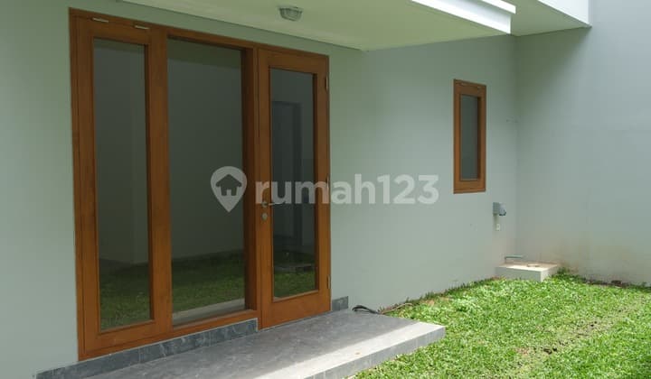 Desain Custom, 9 Menit Sekolah Al Azhar, Pengembang Terpercaya