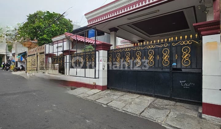 For Sale House With Large Land In Kebon Jeruk West Jakarta