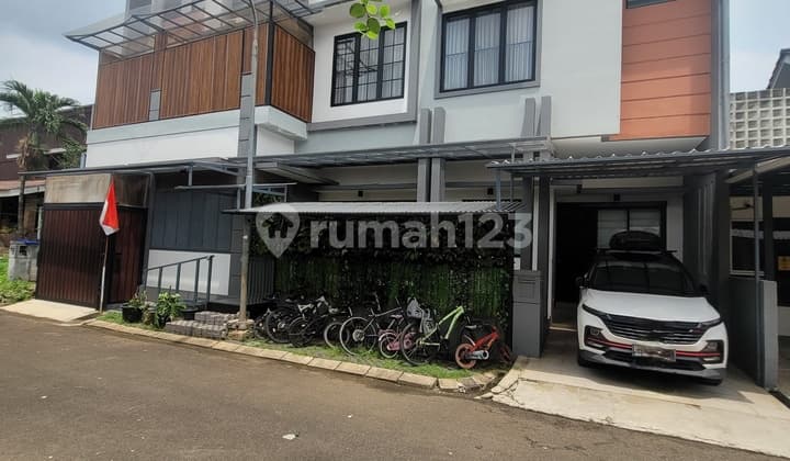 Rumah Besar Siap Huni Premium 3,5 Lantai dengan Private Pool