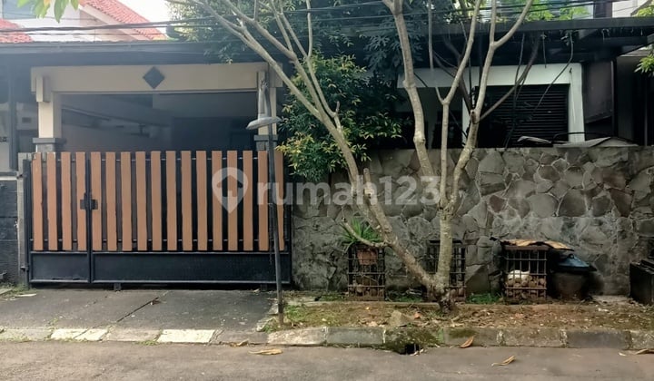 Dijual Rumah Luas Lingkungan Asri Dalam Cluster Graha Raya Jalanan Depan Lebar