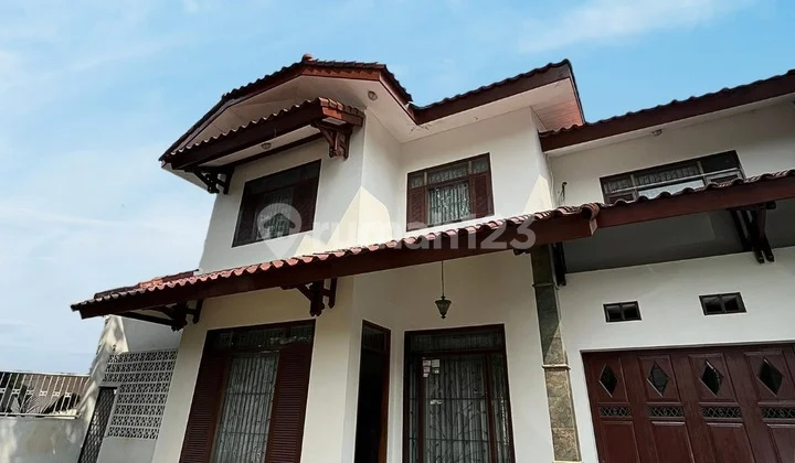 Spacious Ready-to-Occupy House for Sale in Pondok Indah, South Jakarta