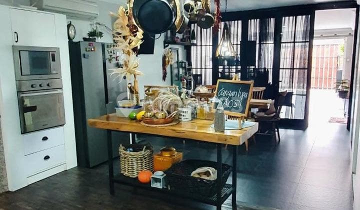 For Sale Quick Luxury House in Taman Kencana 200m2 Spacious Fully Furnished South Facing With Rooftop