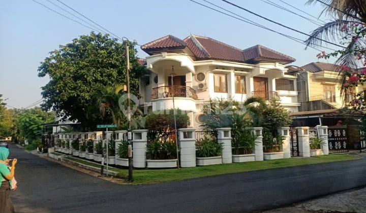 Rumah Mewah 2 Lantai SHM di Kavling Al Duren Sawit