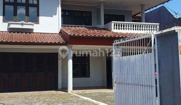 For Rent Rumah Asri 2 Lantai di Jeruk Purut Deket Kemang