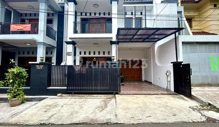 Rumah Minimalis 2 Lantai Tebet Barat, Jakarta Selatan