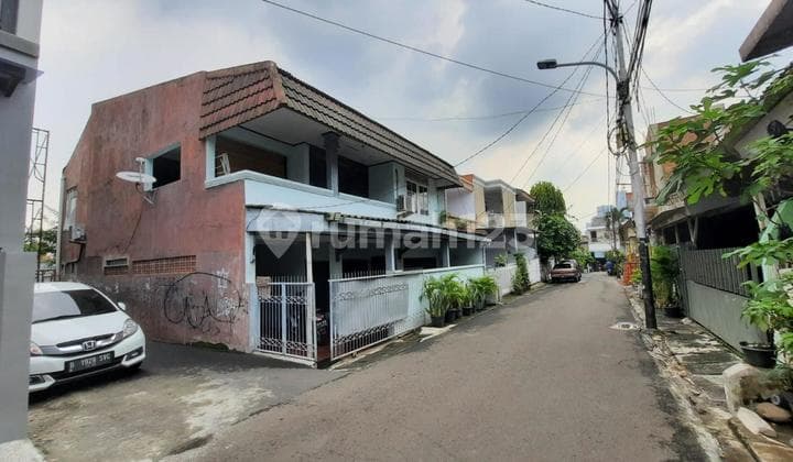 Rumah 2 lantai Lokasi Strategis di Menteng Dalam, Jakarta