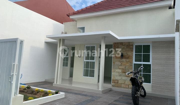 Dijual Rumah Modern Minimalis Kondisi Baru Di Perumahan Yang Nyaman Di Kota Kediri