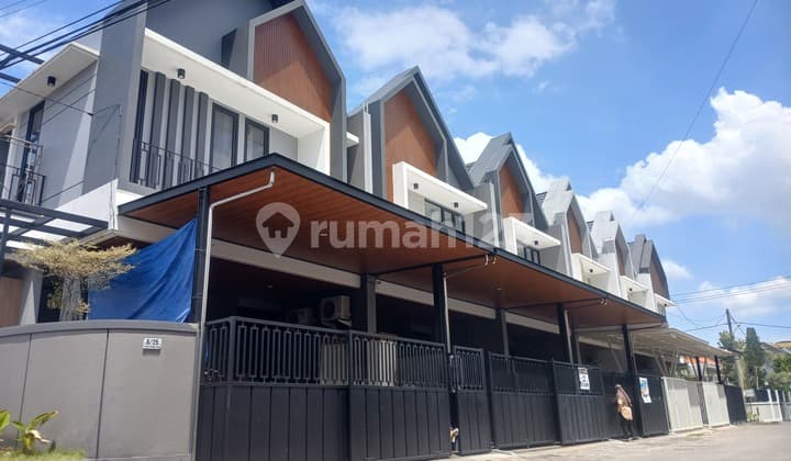 Dijual Rumah Baru Manyar Lengkap Bagus