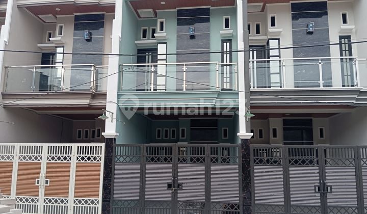 Dijual Rumah Baru Lebak Arum SHM 2.Lt