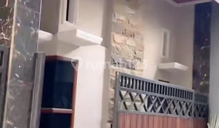 Dijual Cepat Rumah Baru Pacar Kembang SHM Mungil 2 Lantai