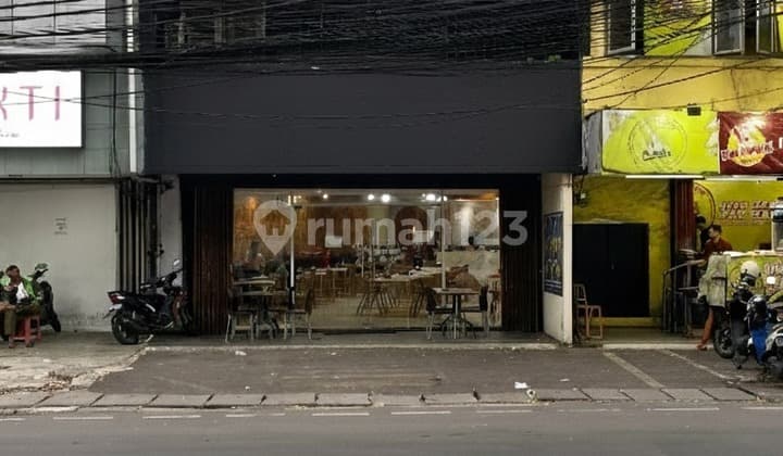 Wi, Selling Shop House at Pasar Baru, Central Jakarta