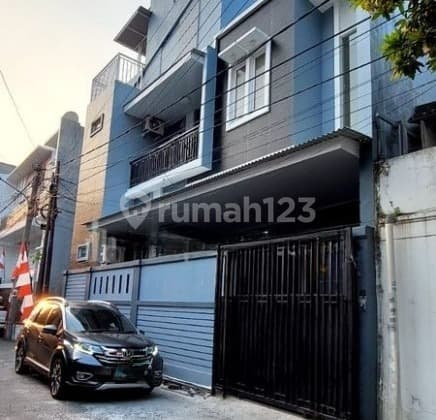Hn, Sewa Rumah 3 Lantai Sunter, Jakut