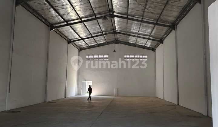 Gudang Kwsan Sentral Bishub Jalanan Rata Masuk Kontainer 40Ft