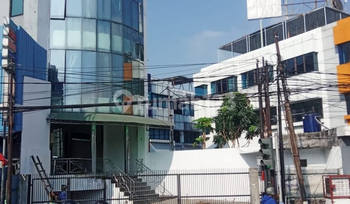Office Building by Main Road in Central Jakarta, Toll Access, Ready to Occupy