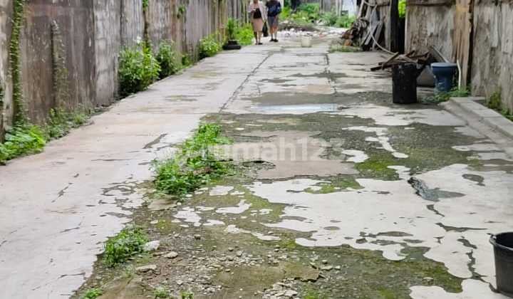 Old Warehouse/Office with 2 Container Road Access by the Roadside