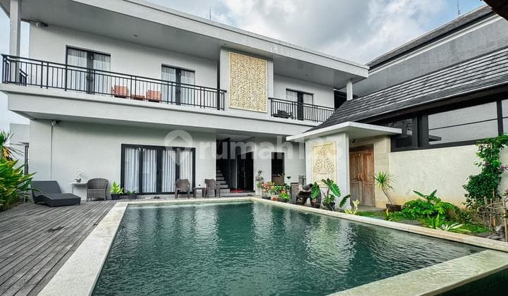 Villa Modern View Sawah di Sanur Deket Pantai.