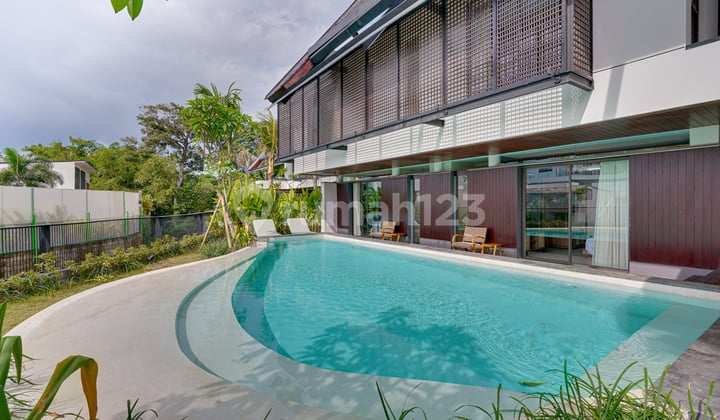 Villa 5Br Luxury Contemporary Tropical Padang Linjong Canggu