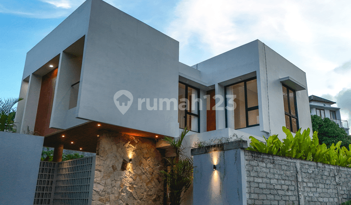 Villa 3BR Modern Tropical Jimbaran