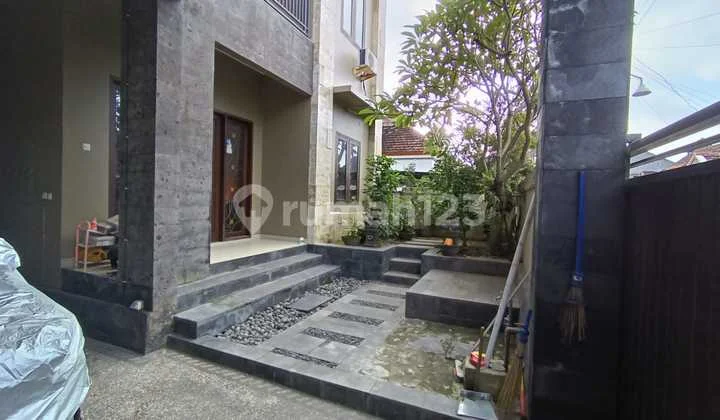 4-Bedroom House with Mountain View in Kesiman Near Sanur