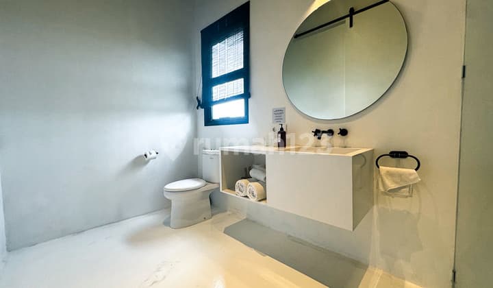 Villa 6BR Luxury Modern dengan Lapangan Tennis dan Unblock Ocean View di Ungasan, Bali.