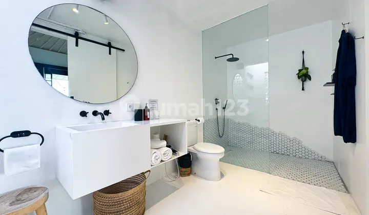 Villa 6BR Luxury Modern dengan Lapangan Tennis dan Unblock Ocean View di Ungasan, Bali.