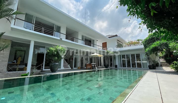 Villa 6BR Luxury di Tumbak Bayuh, Pererenan Bali