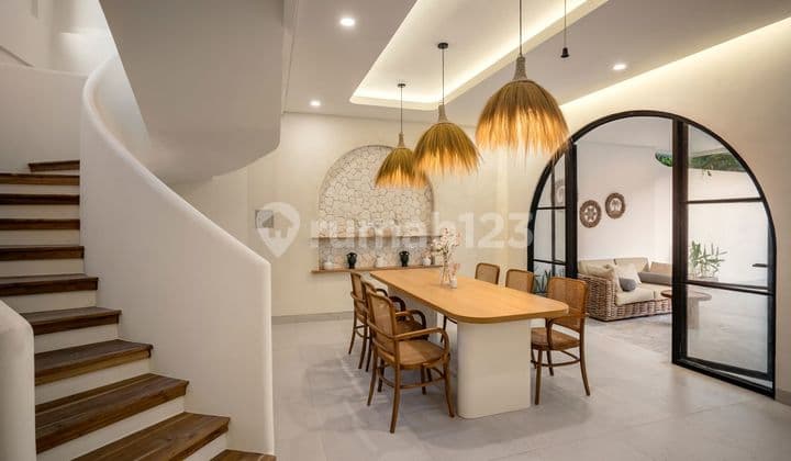 Villa 3BR Luxury Bohemian Style dengan View Ricefields di Canggu, Bali.