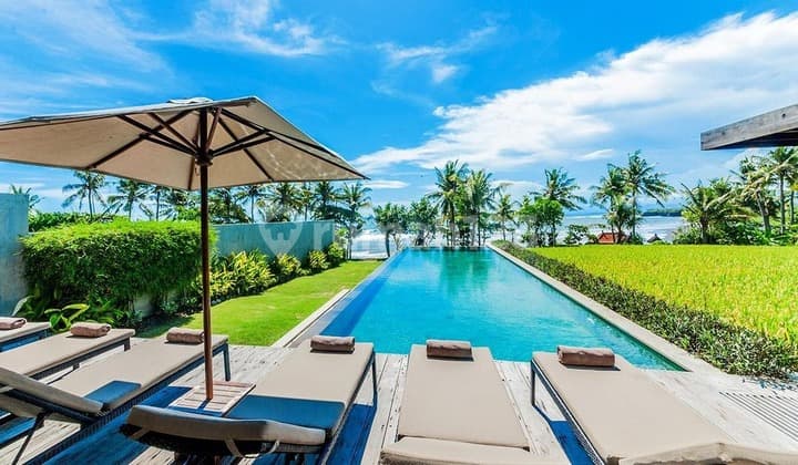 Villa Beachfront 3BR with Beach View in Cemagi, Bali