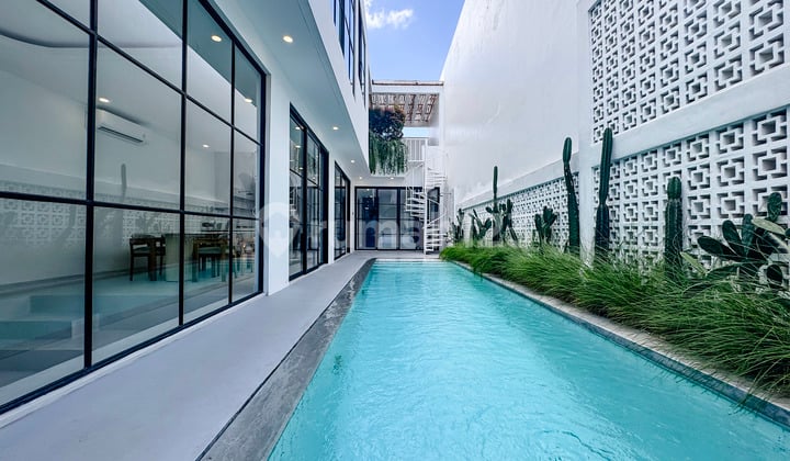Villa 3Br Tropical Modern Style di Pererenan Bali