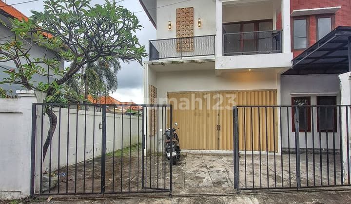 Rumah Ruko 4Kt di Jalan Utama Padangsambian