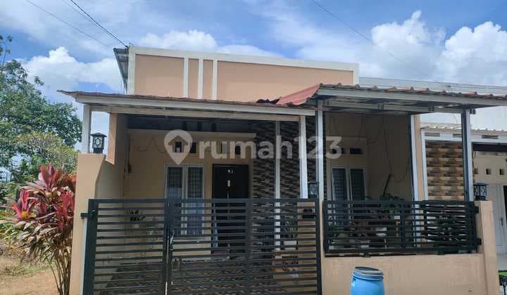Turun Harga,Pembayaran Cash Keras!! Rumah Posisi Hoek,, Lingkungan Asri, Aman, dan Tenang