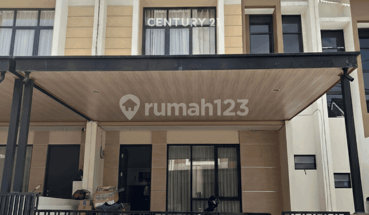 Strategic Comfortable Residential Environment at Casa Arjuna Pamulang