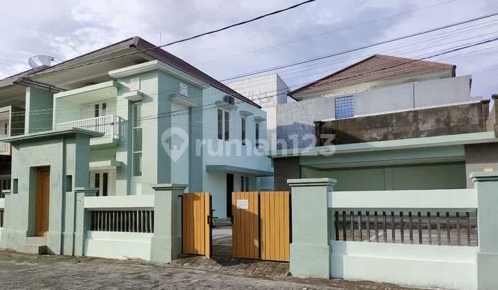 Disewakan Rumah 2 Lantai Komp Perum One Gate Bypass Ngurah Rai , Pedungan