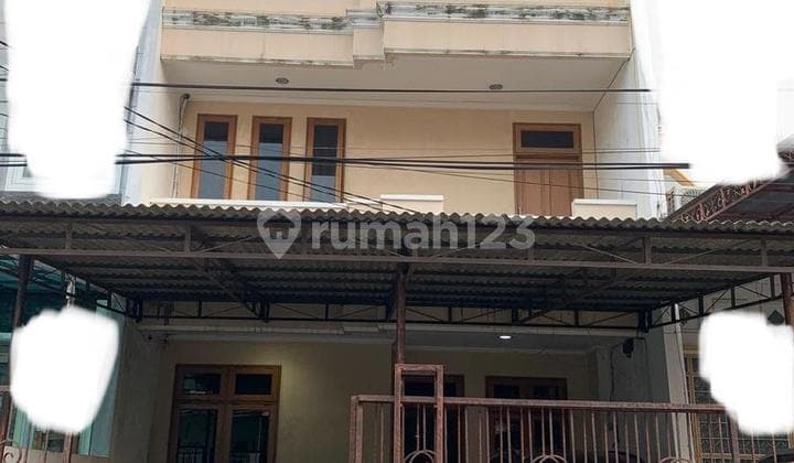 Green Garden House. Land Area 108m2. Building Area 260m². 4+1 Bedrooms. 2+1 Bathrooms. SHM Certificate. 3500 Watt Electricity. East Facing. Semi Furnished. Price 3.9 Billion Negotiable.