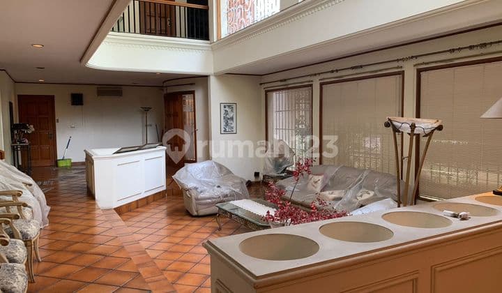 Rumah Hook Siap Huni Model American Style Daerah Sunter
luas Tanah 875 M²
luas Bangunan 550 M²
bangunan 2 Lantai
3+1 Kmr Tidur
4+1 Kmr Mandi
hadap Barat - Utara
ruang Baca
private Living Room
area Kitchen Yg Sangat Luas. Harga 35 Milyar Nego Sampai Dea