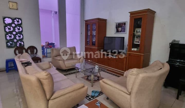 Rumah Cluster Walet
pantai Indah Kapuk
luas Tanah 225 M² ( 9x25 )
luas Bangunan 450 M²
kamar Tidur 4 + 1
kamar Mandi 3 + 1
bangunan 2.5 Lantai
hadap Selatan
surat Ppjb Siap Ajb
harga 7.5 M Nego