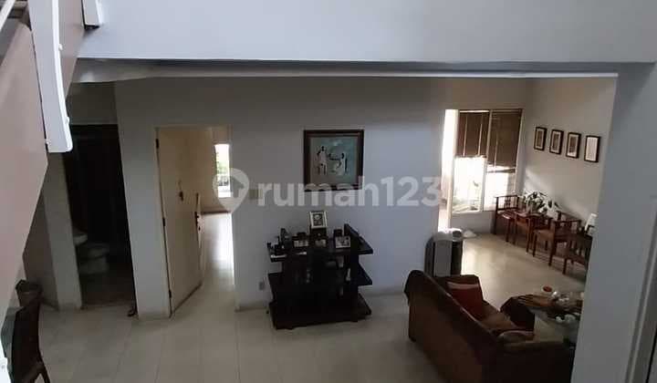 Rumah Siap Huni Di Perumahan Puri Indah Jakbar Luas Tanah 150 M² ( 10x15 )luas Bangunan 160 M²kamar Tidur : 3+1kamar Mandi : 2 +1gudang : 1service Area : 1carport : 2hadap Utarafully Furnishedlistrik 4.400 Kvaair Pamac 3 Unit & Water Heaterselling Point:-