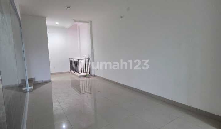 Ruko Boston Pik 2, Lokasi Strategis Akses Toll. Uk Ruko 4,5X15m2. Bangunan 3 Lantai. Harga Murah5,1 Milyar Nego