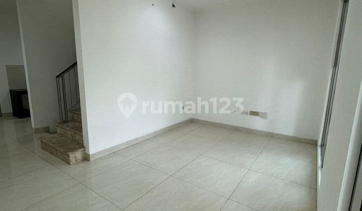 Cluster Orchestra. Golf Island, 2 Units Available. Size 6x15. 3 + 1 Bedrooms. 2 Floors. Empty. PPJB (Sale and Purchase Agreement). Price 3 Billion Negotiable. Cheapest.