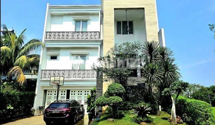 Rumah Alam Sutera Lokasi Bagus. Luas 300m2. Luas Bangunan 750m2. Full Furnish. Harga 17 Milyar Nego