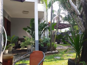 Rumah Di Bsd. Cluster Puspita Loka. Komplek Asri Dan Tenang. Lokasi Akses Tol Dekat Dan Dekat Dengan Sekolahan. Luas Tanah 368m2. Luas Bangunan 250m2. Ada Swimming Pool. Posisi Rumah Di Hoek. Harga 6,8 Milyar Nego