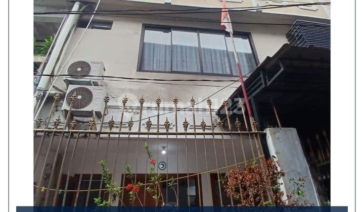Quick Sale Ready-to-Live-In House in Glodok