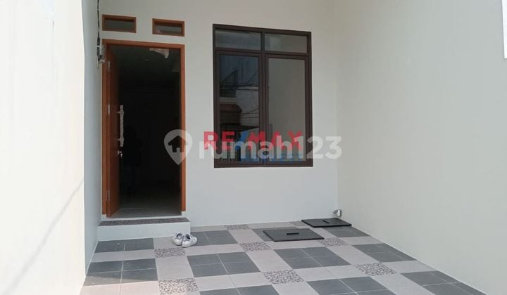Dijual Murah Rumah Baru 3 Lantai SHM Strategis